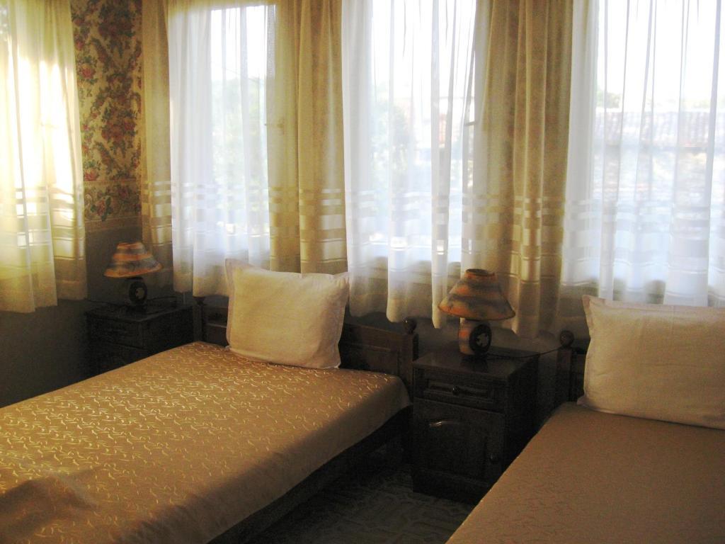 Elefterova Kashta Hotel Arbanaszi Szoba fotó